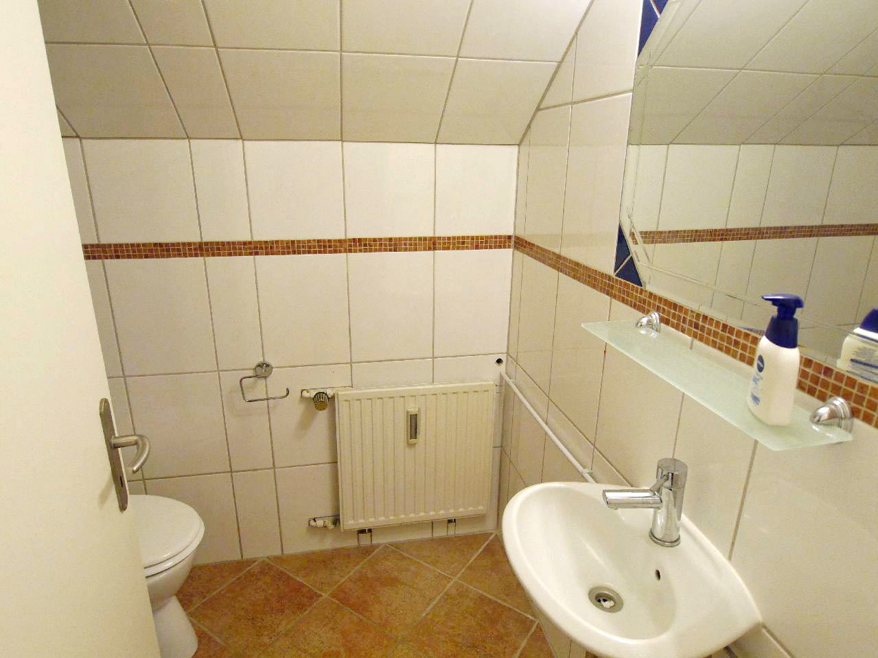 Stadt Blankenberg – Ideal für 1-3 Personen! 3-Zimmer-Dachgeschoßwohnung im ruhigen 3-Familienhaus - Foto 2