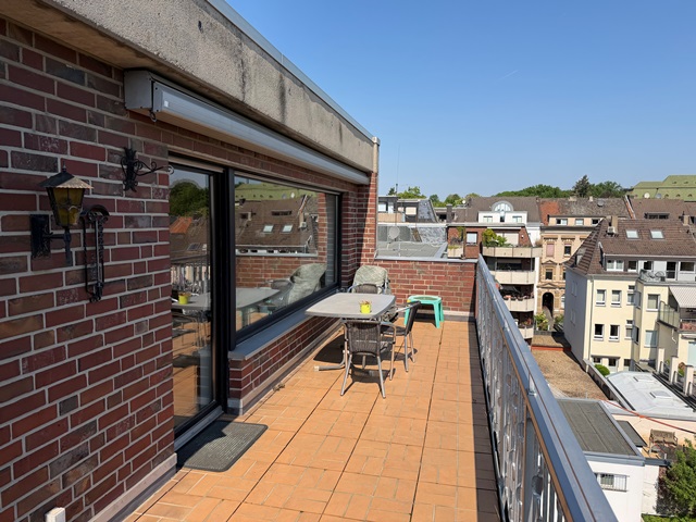 Großzügige 3-Zimmer-Dachgeschosswohnung in MG-Zentrum - Photo 3