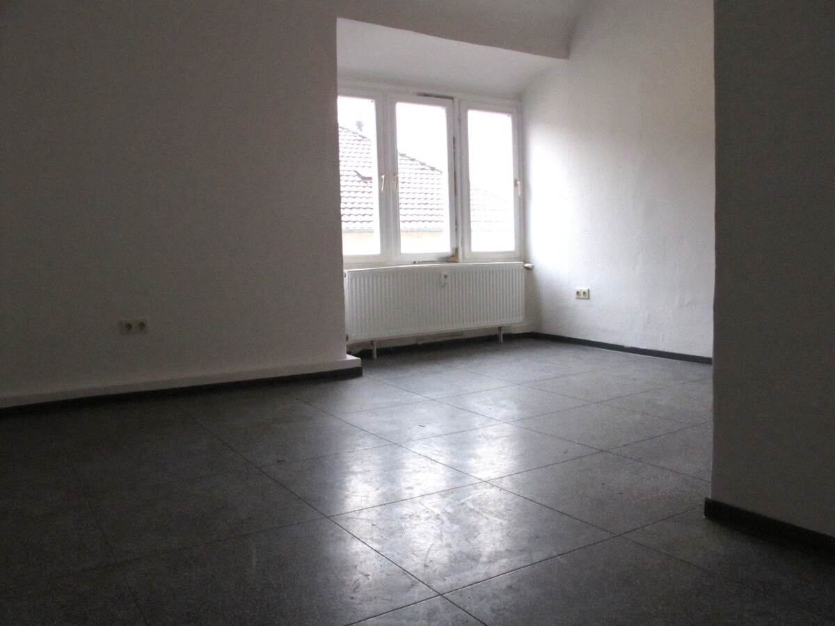 Schön und geräumig im Altbau - Photo 3